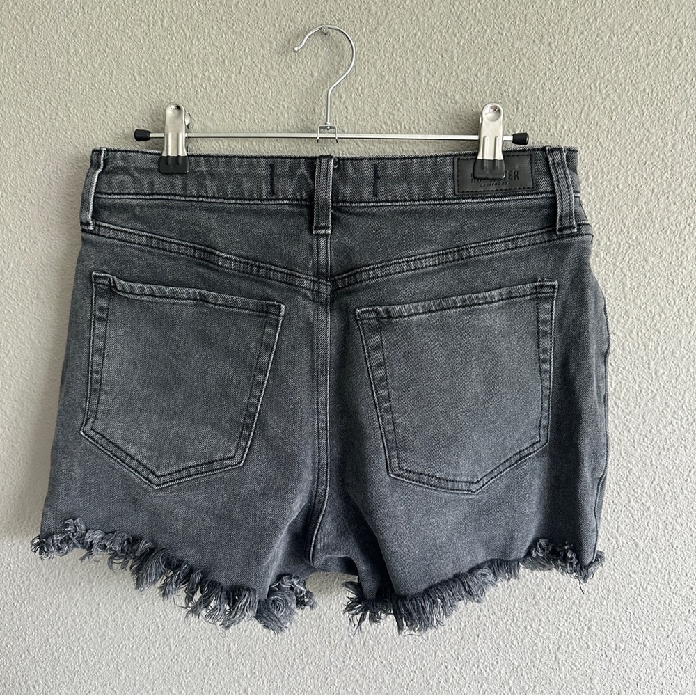 Hollister Gray Ultra High Rise Mom Short 3” 28 - Picture 3 of 11